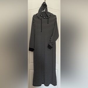 SHEIN Curve Black and White Striped Hooded Dress or Nightgown size 3X runs small